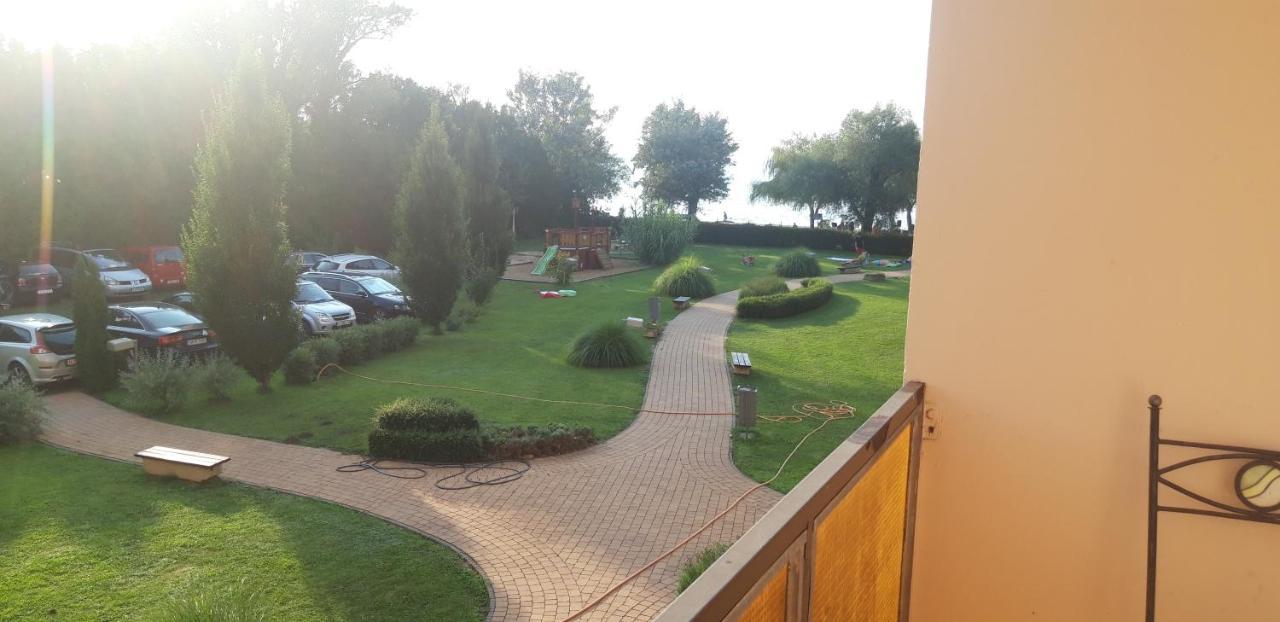 Kr Apartman Siófok Buitenkant foto
