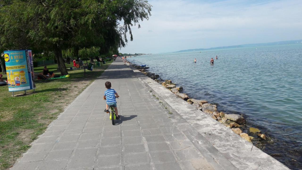 Kr Apartman Siófok Buitenkant foto